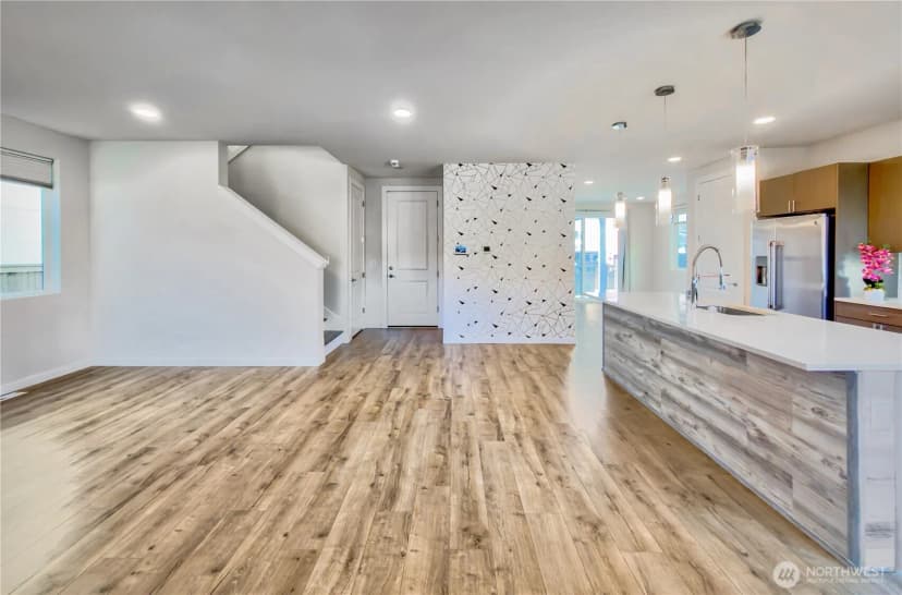 Property photo for 9849 6th Place Se, Seattle photo 19