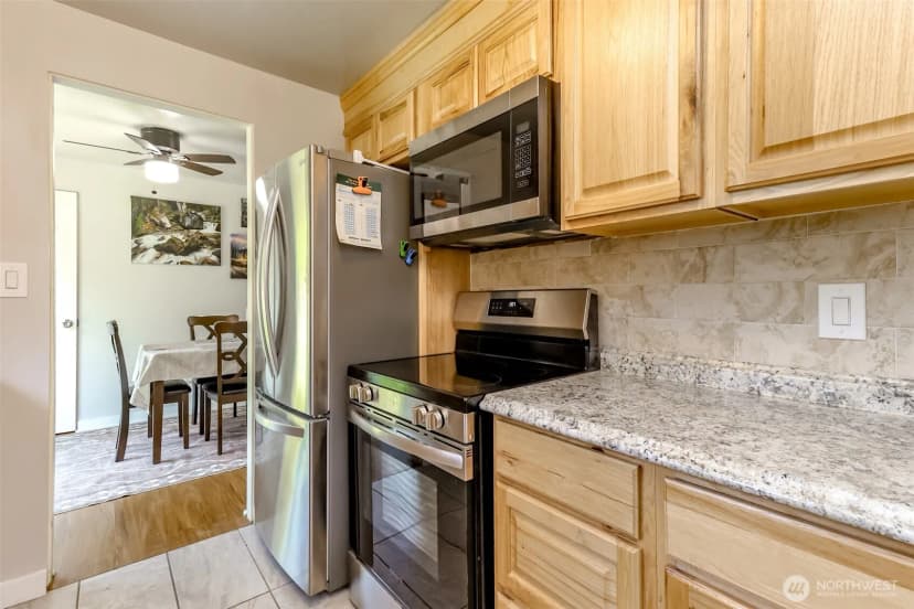 Property photo for 30411 12th Place Sw, Federal Way photo 9