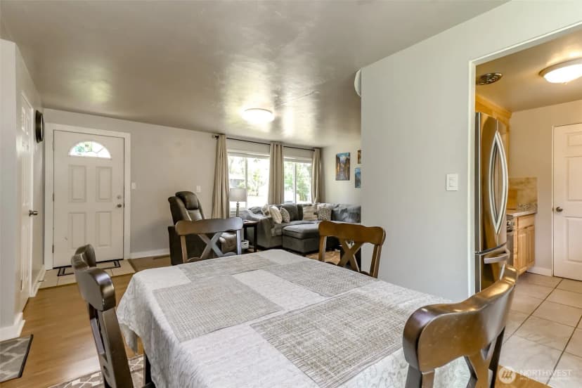 Property photo for 30411 12th Place Sw, Federal Way photo 5