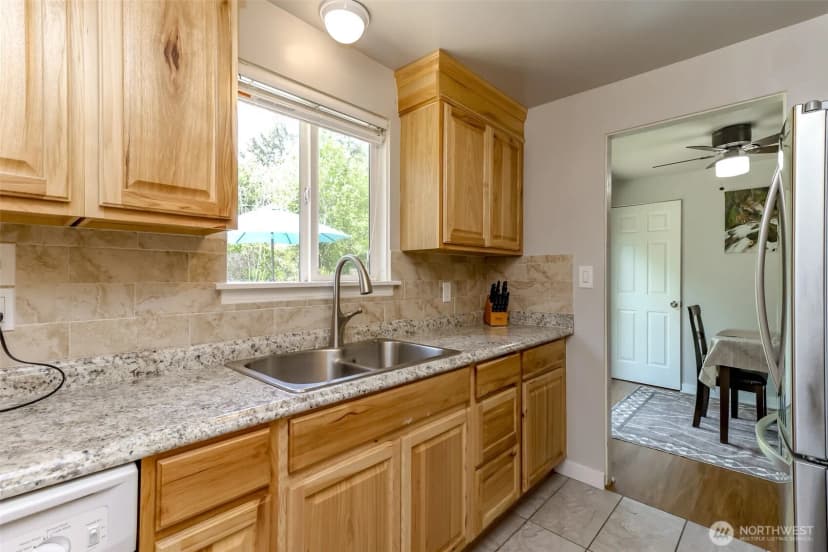 Property photo for 30411 12th Place Sw, Federal Way photo 10