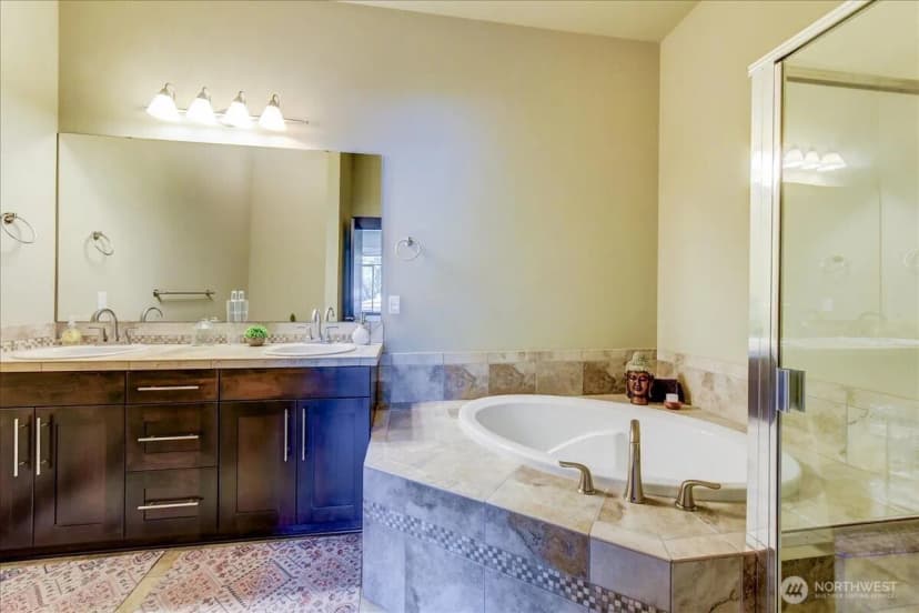 Property photo for 4020 Ne 3rd Place #b, Renton photo 29