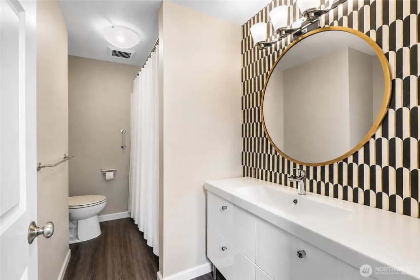 Property photo for 10840 Ne 35th Place #2, Bellevue photo 18