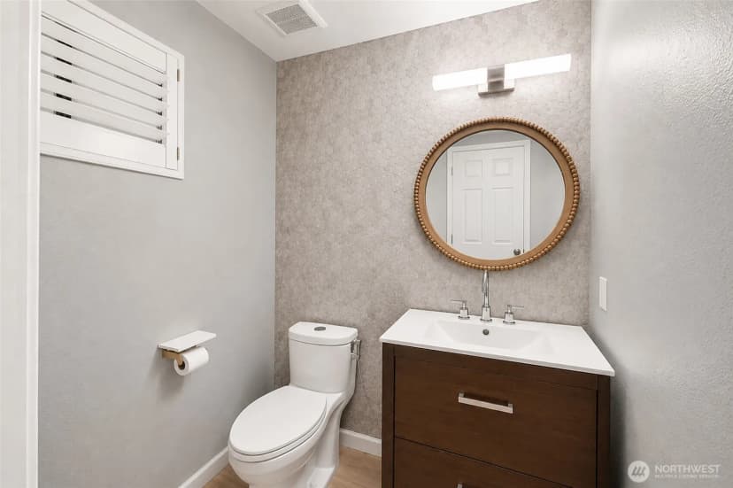 Property photo for 10840 Ne 35th Place #2, Bellevue photo 9