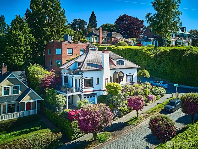 Property photo for 700 W Prospect Street, Seattle photo 3