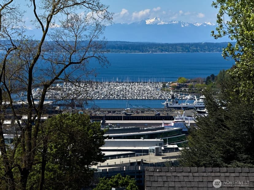 Property photo for 700 W Prospect Street, Seattle photo 9