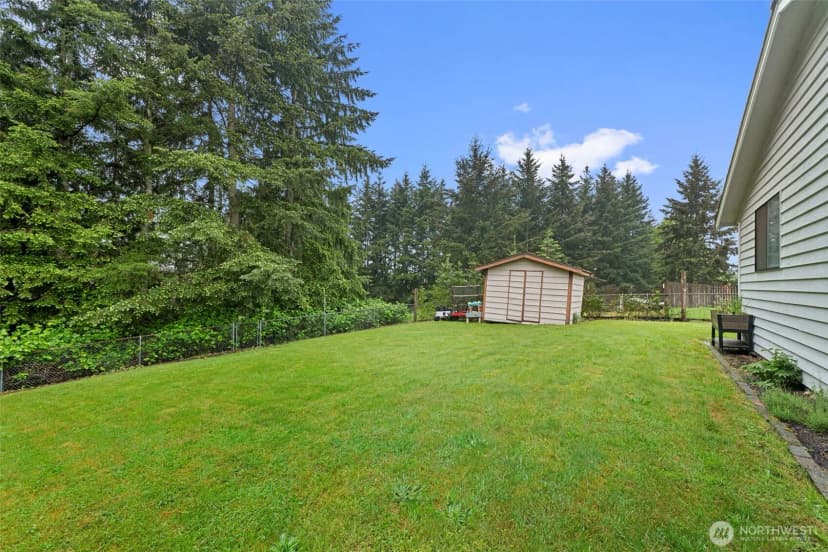 Property photo for 32417 2nd Avenue, Black Diamond photo 17