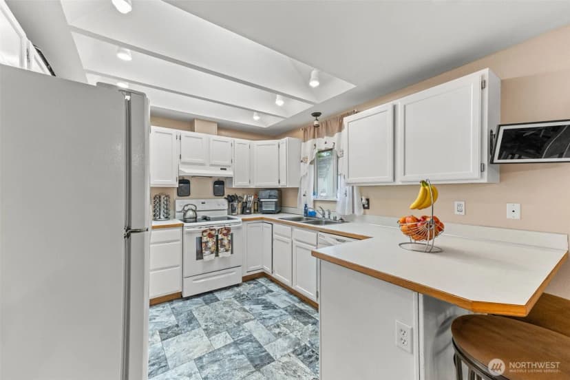 Property photo for 18107 E Clear Lake Boulevard Se, Yelm photo 9