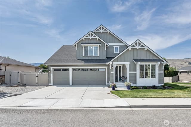 Property photo for 2028 Se Legacy Place, East Wenatchee