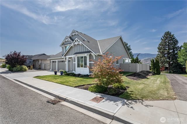 Property photo for 2028 Se Legacy Place, East Wenatchee photo 2