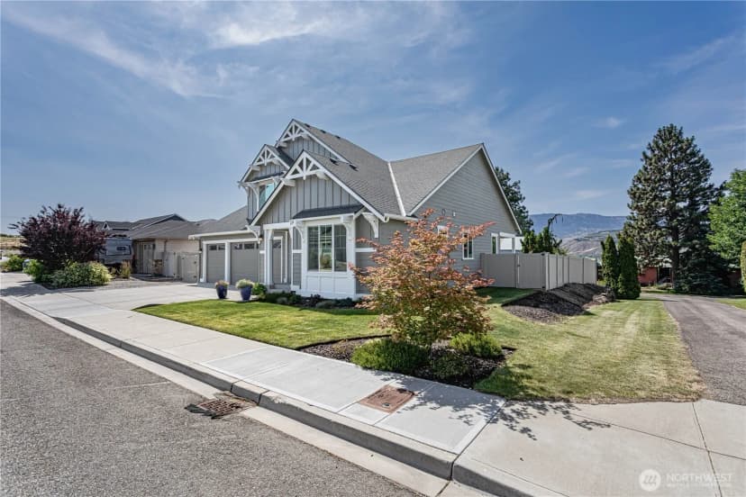 Property photo for 2028 Se Legacy Place, East Wenatchee photo 2