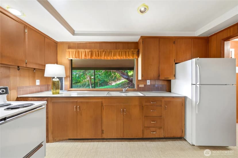 Property photo for 2521 103 Avenue Se, Bellevue photo 22