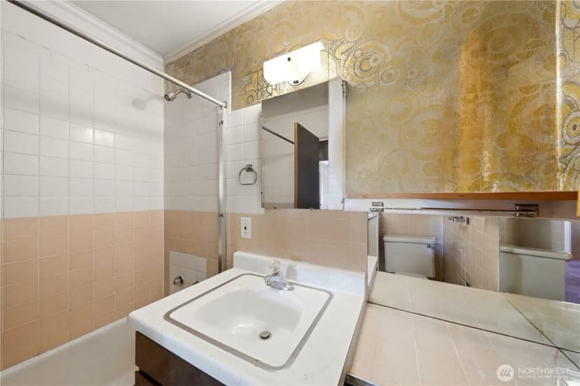 Property photo for 2521 103 Avenue Se, Bellevue photo 29