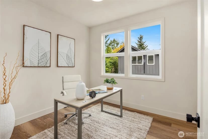 Property photo for 817 18th Avenue W, Kirkland photo 8