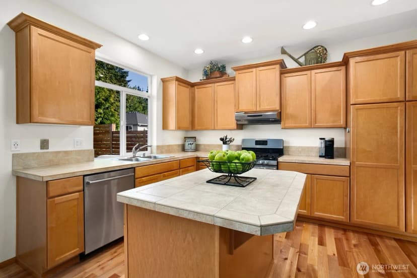 Property photo for 14625 Meridian Drive Se, Lynnwood photo 10