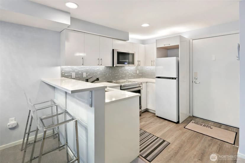 Property photo for 425 Vine Street #614, Seattle photo 6
