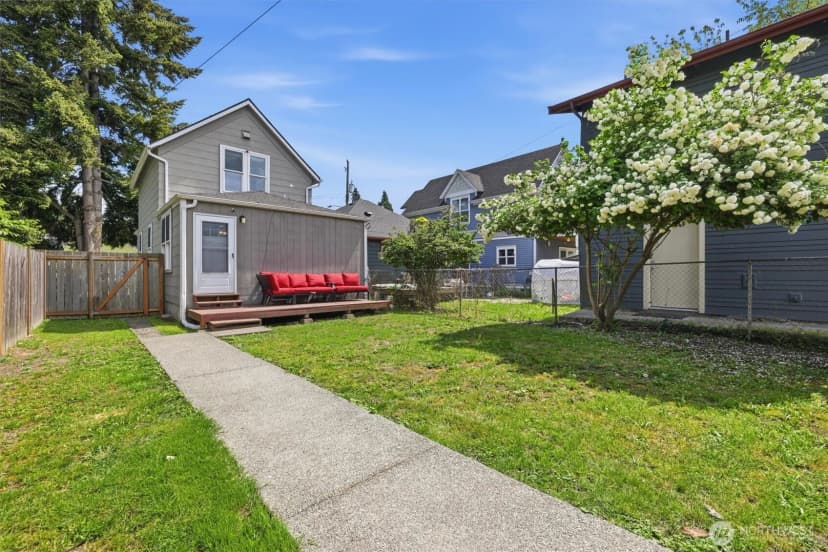 Property photo for 6211 Carleton Avenue S, Seattle photo 3
