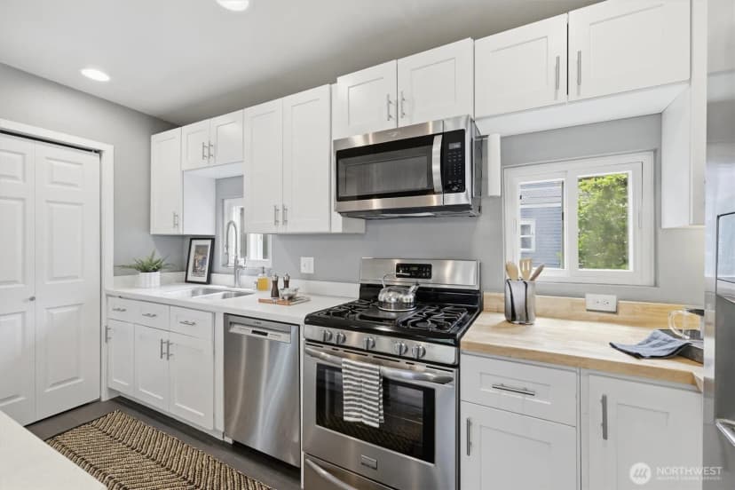 Property photo for 6211 Carleton Avenue S, Seattle photo 19