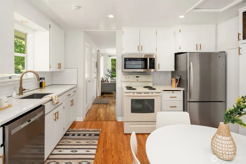 Property photo for 2265 Ne 73rd Street, Seattle photo 10