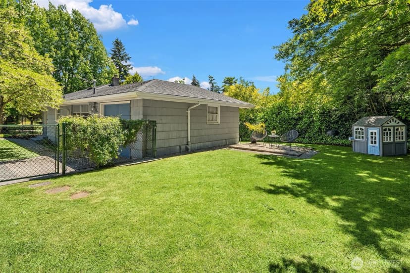 Property photo for 2265 Ne 73rd Street, Seattle photo 25