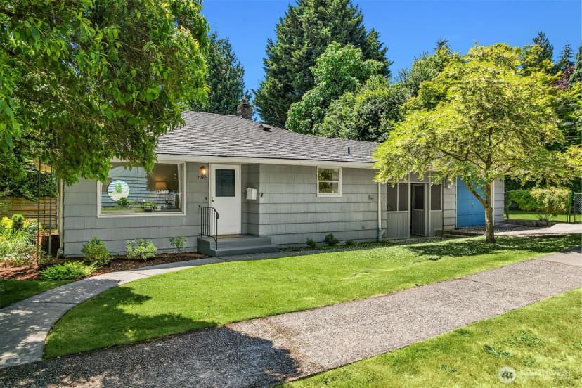 Property photo for 2265 Ne 73rd Street, Seattle photo 3