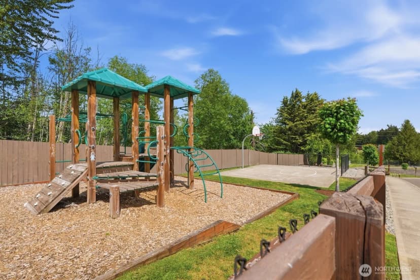 Property photo for 18216 137th Place Se, Renton photo 37