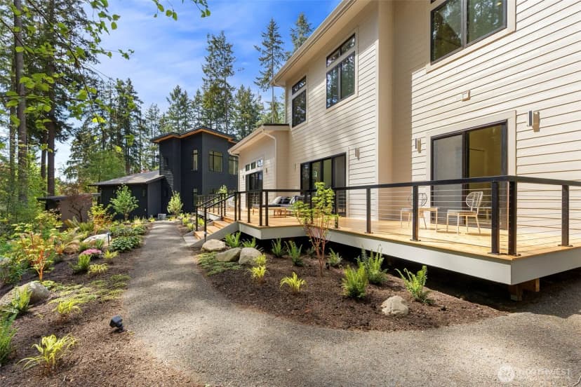 Property photo for 13982 Manzanita Road Ne, Bainbridge Island photo 4