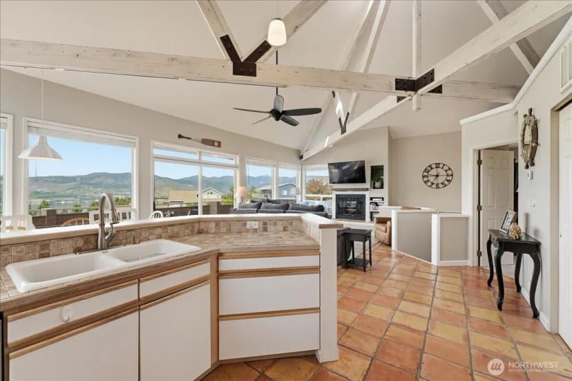 Property photo for 101 Stormy Mountain Way, Chelan photo 15