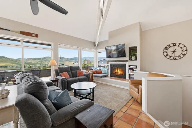 Property photo for 101 Stormy Mountain Way, Chelan photo 3