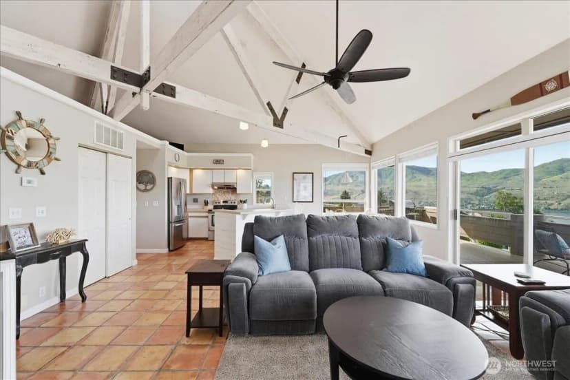 Property photo for 101 Stormy Mountain Way, Chelan photo 6