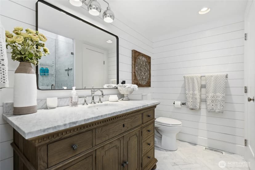 Property photo for 5021 Lakehurst Lane, Bellevue photo 16