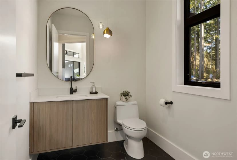 Property photo for 13970 Manzanita Road Ne, Bainbridge Island photo 11