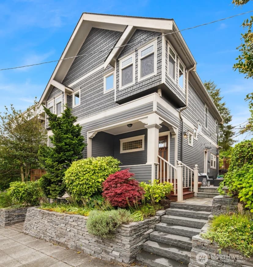 Property photo for 159 Blaine Street, Seattle photo 2