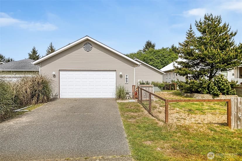 Property photo for 792 Island Circle Se, Ocean Shores photo 39