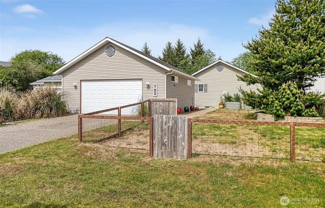 Property photo for 792 Island Circle Se, Ocean Shores photo 5