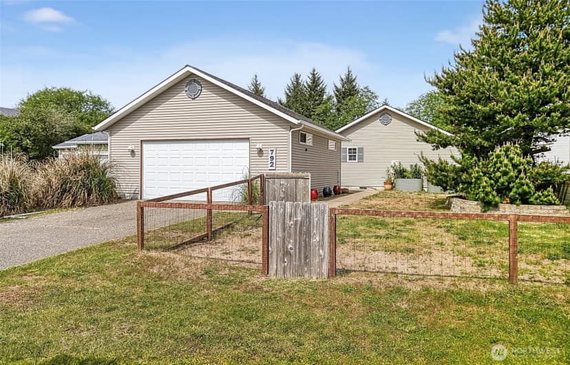 Property photo for 792 Island Circle Se, Ocean Shores photo 5