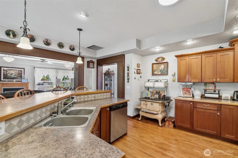 Property photo for 2716 Foron Road, Centralia photo 6