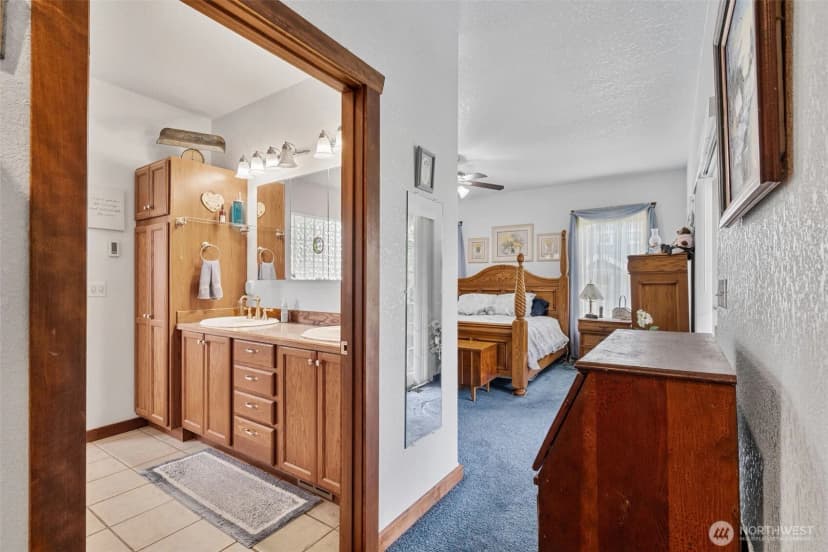 Property photo for 2716 Foron Road, Centralia photo 12
