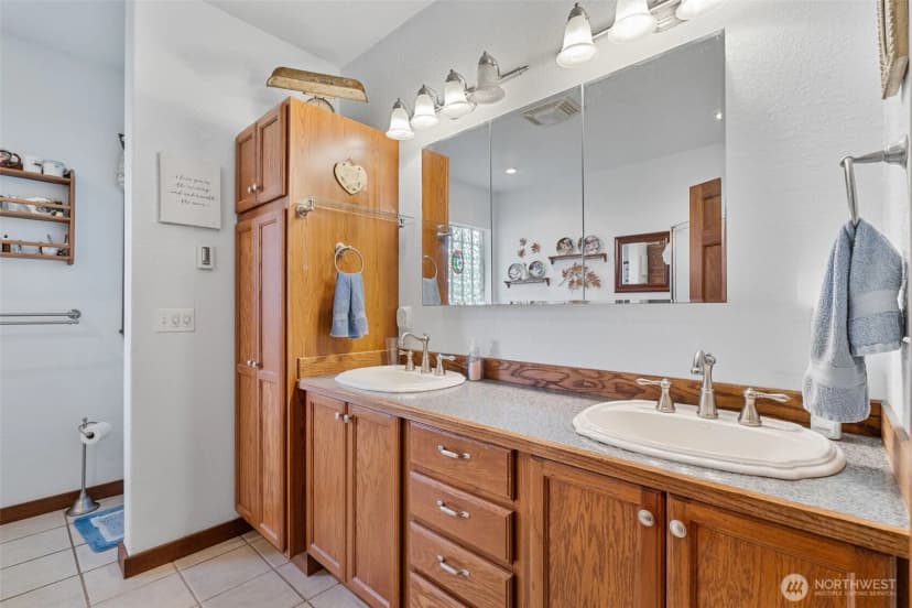 Property photo for 2716 Foron Road, Centralia photo 13
