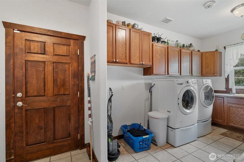 Property photo for 2716 Foron Road, Centralia photo 18