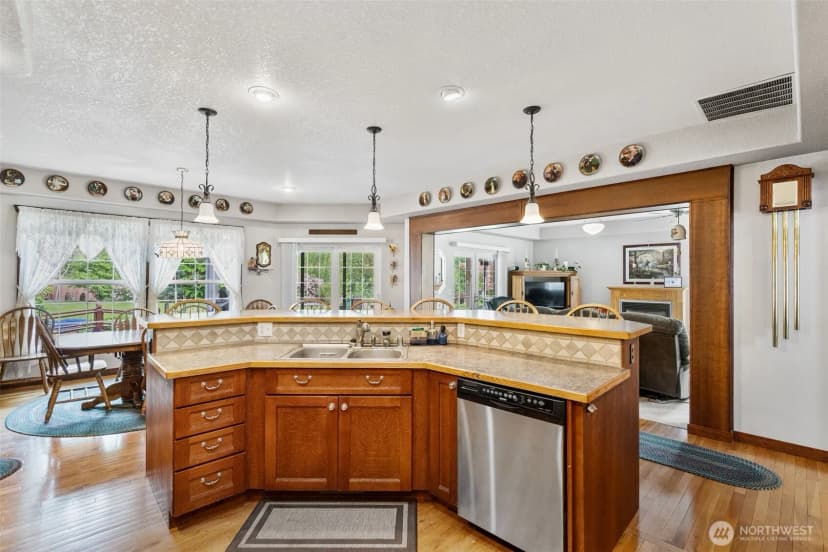 Property photo for 2716 Foron Road, Centralia photo 5