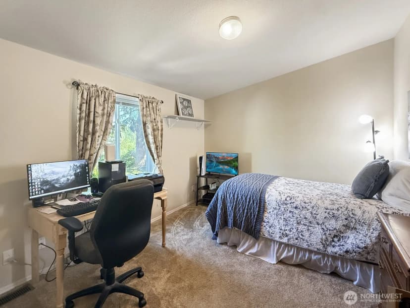 Property photo for 18425 Ne 95th Street #34, Redmond photo 12