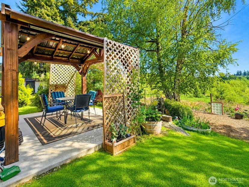 Property photo for 18425 Ne 95th Street #34, Redmond photo 33