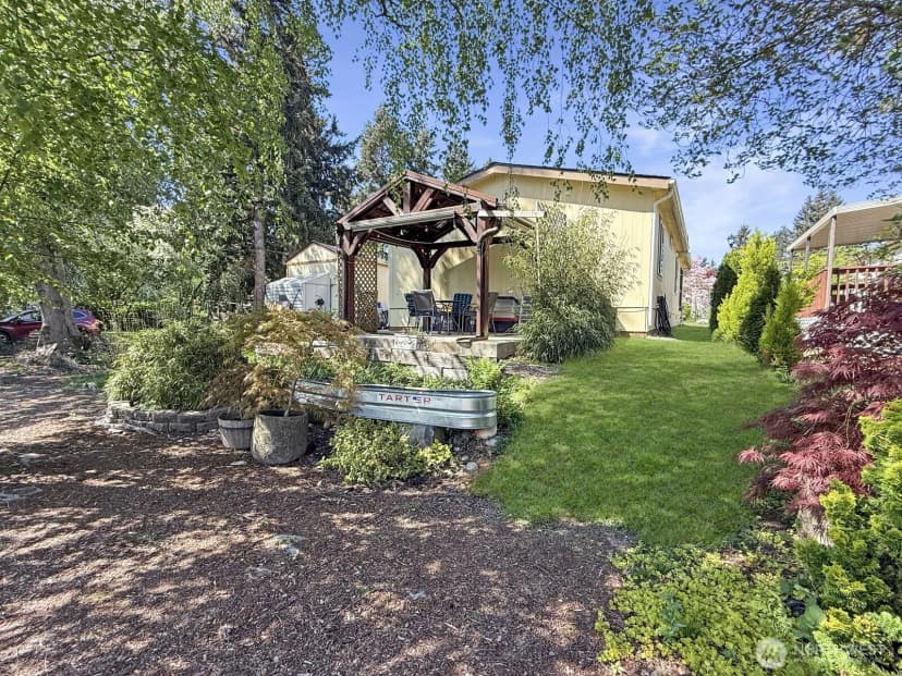 Property photo for 18425 Ne 95th Street #34, Redmond photo 15