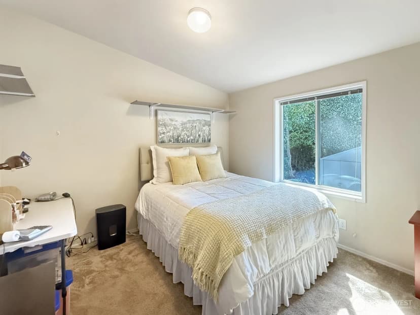 Property photo for 18425 Ne 95th Street #34, Redmond photo 13