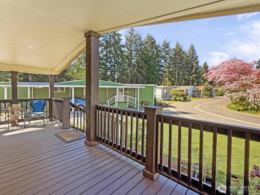 Property photo for 18425 Ne 95th Street #34, Redmond photo 14