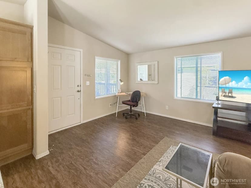 Property photo for 18425 Ne 95th Street #34, Redmond photo 9