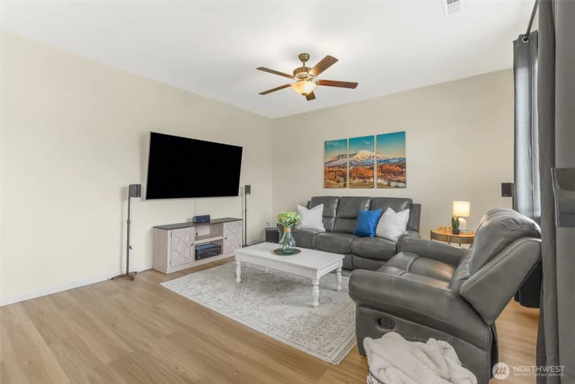 Property photo for 1228 W 16th Avenue, La Center photo 16