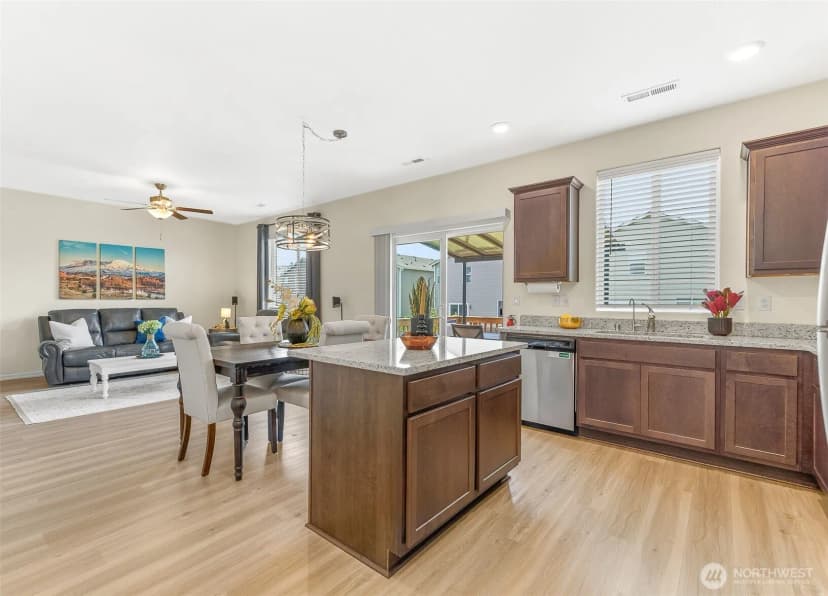Property photo for 1228 W 16th Avenue, La Center photo 9