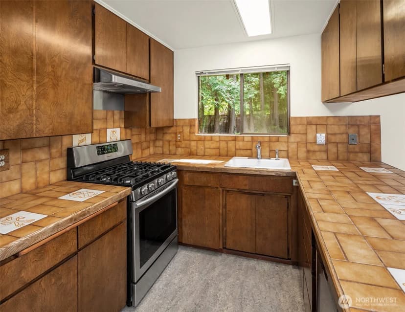 Property photo for 5709 80th Avenue Se, Mercer Island photo 12
