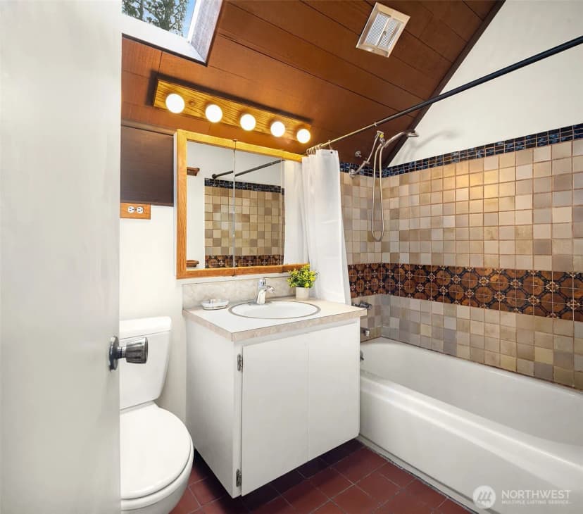 Property photo for 5709 80th Avenue Se, Mercer Island photo 23